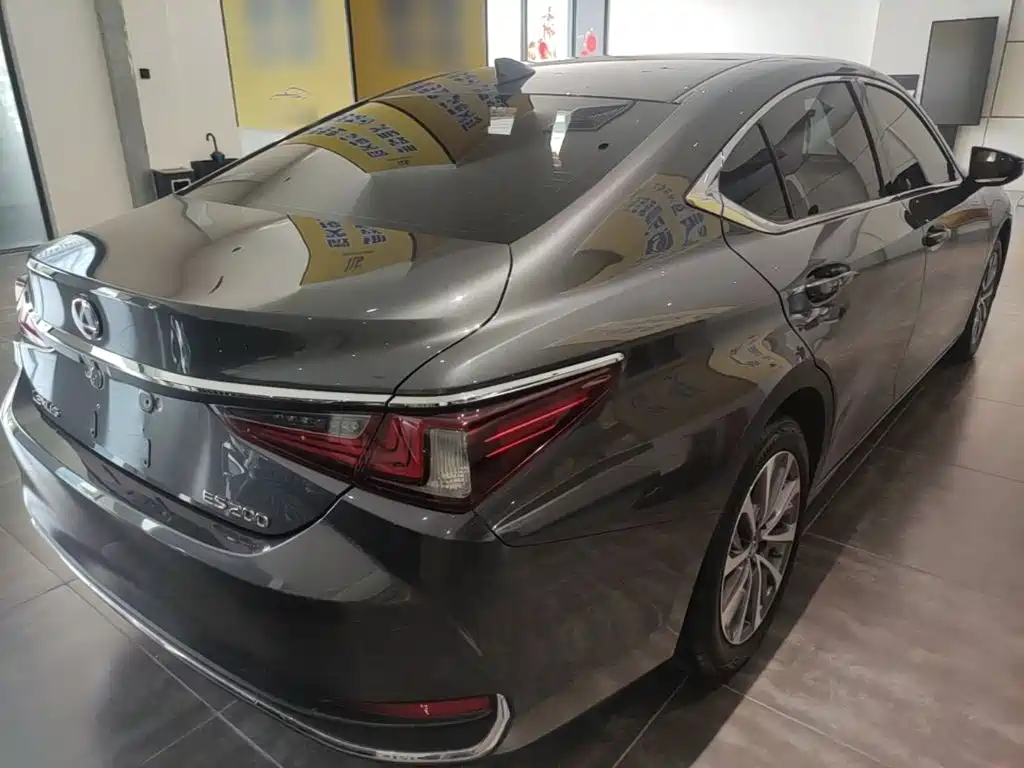 Lexus ES — миниатюра 7