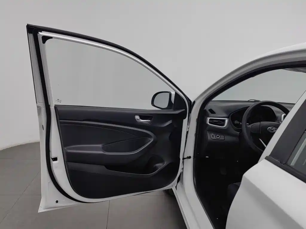 Hyundai Verna — миниатюра 8
