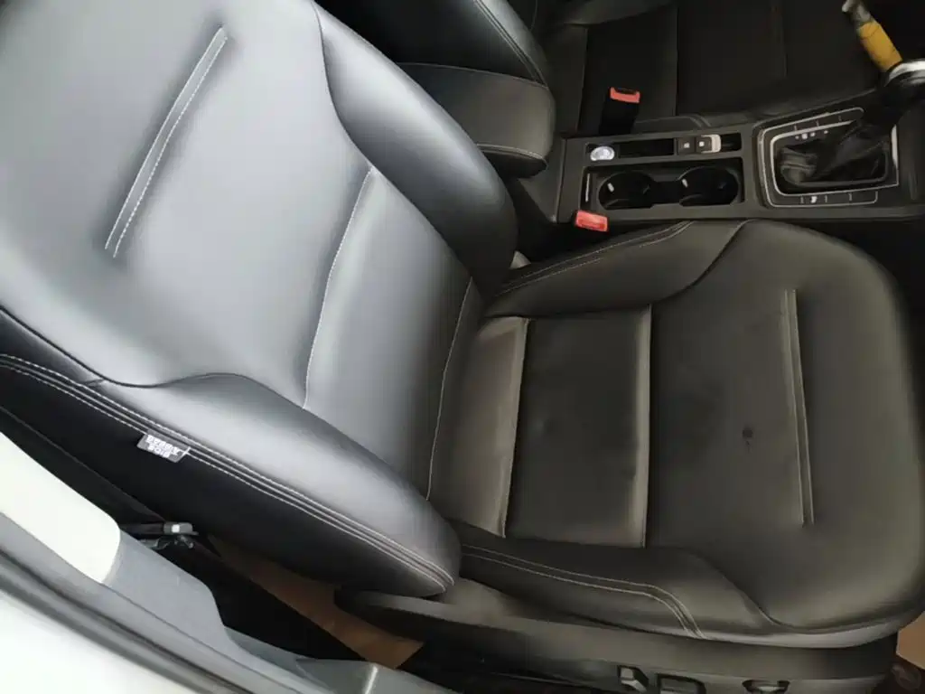 Volkswagen Golf — миниатюра 25