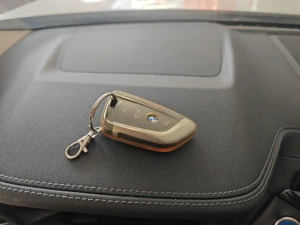 BMW iX3 — миниатюра 9
