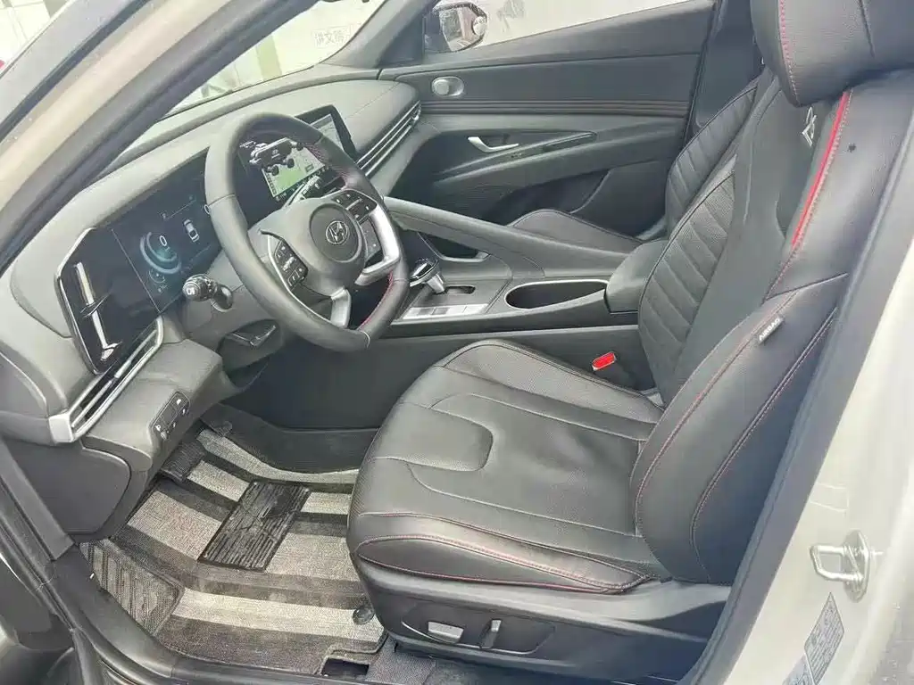 Hyundai Elantra — миниатюра 4