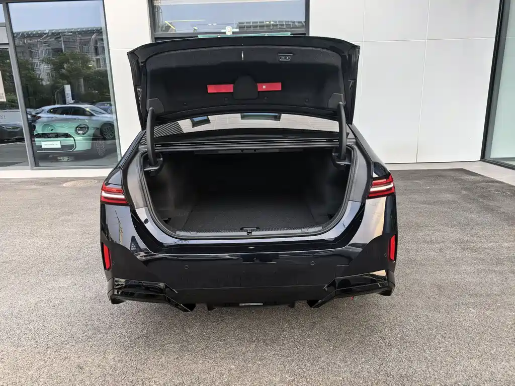 BMW i5 2025 eDrive 40L M Sport