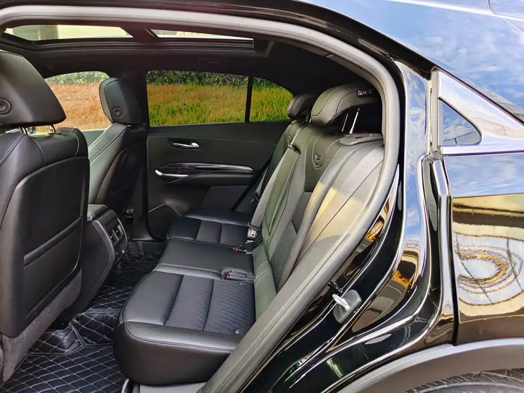 Cadillac XT4 — миниатюра 11
