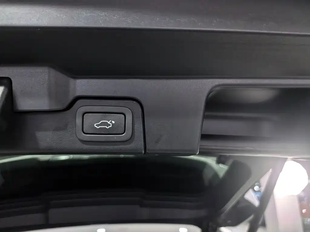 Land Rover Evoque (Import) — миниатюра 19
