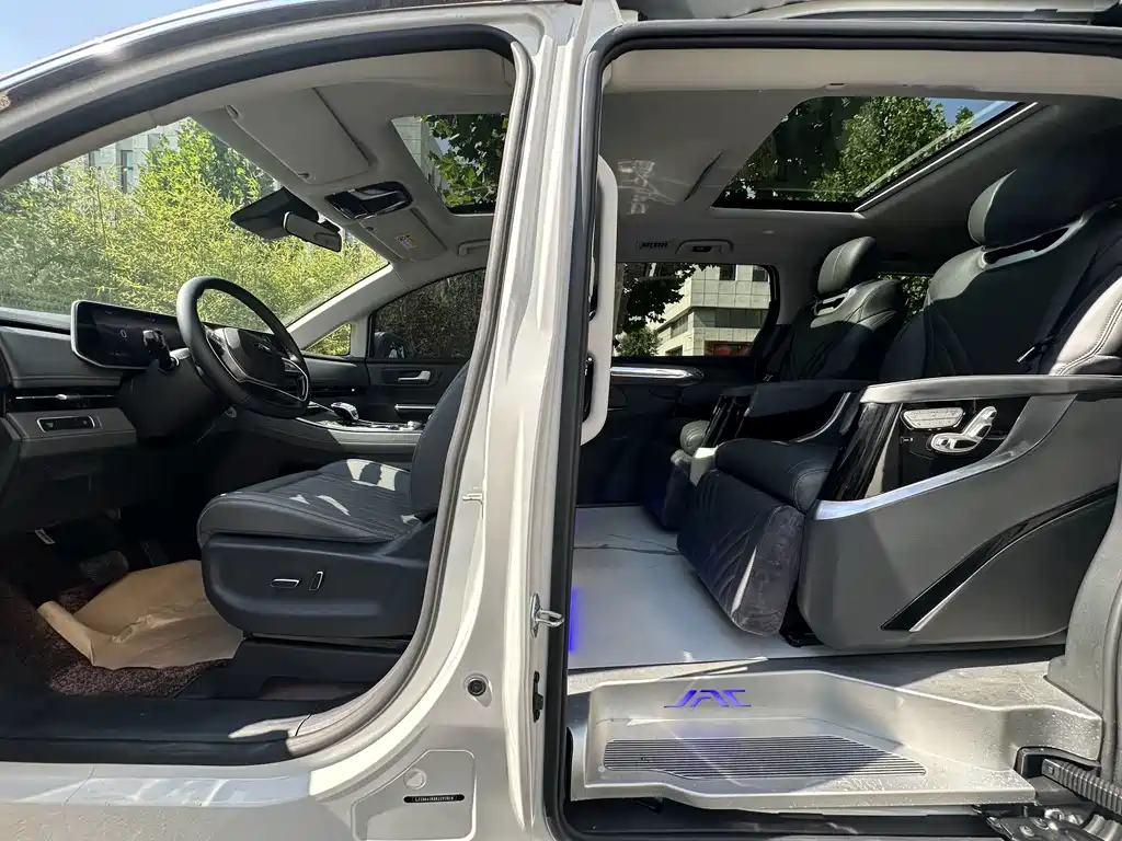 JAC Refine Refine RF8 PHEV — миниатюра 17