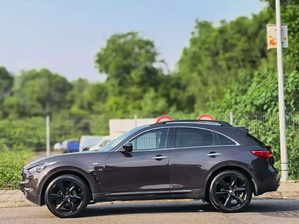Infiniti QX70 — миниатюра 3