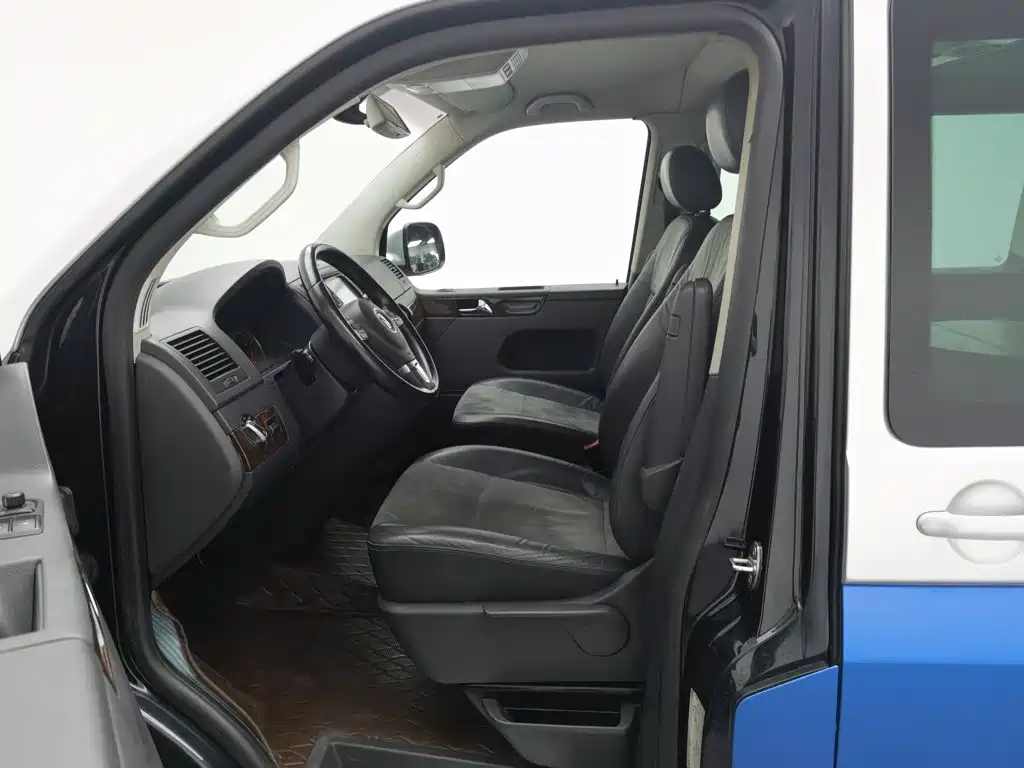 Volkswagen Multivan — миниатюра 10