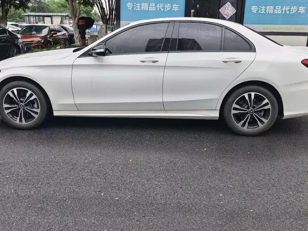 Mercedes-Benz C-Class — миниатюра 3
