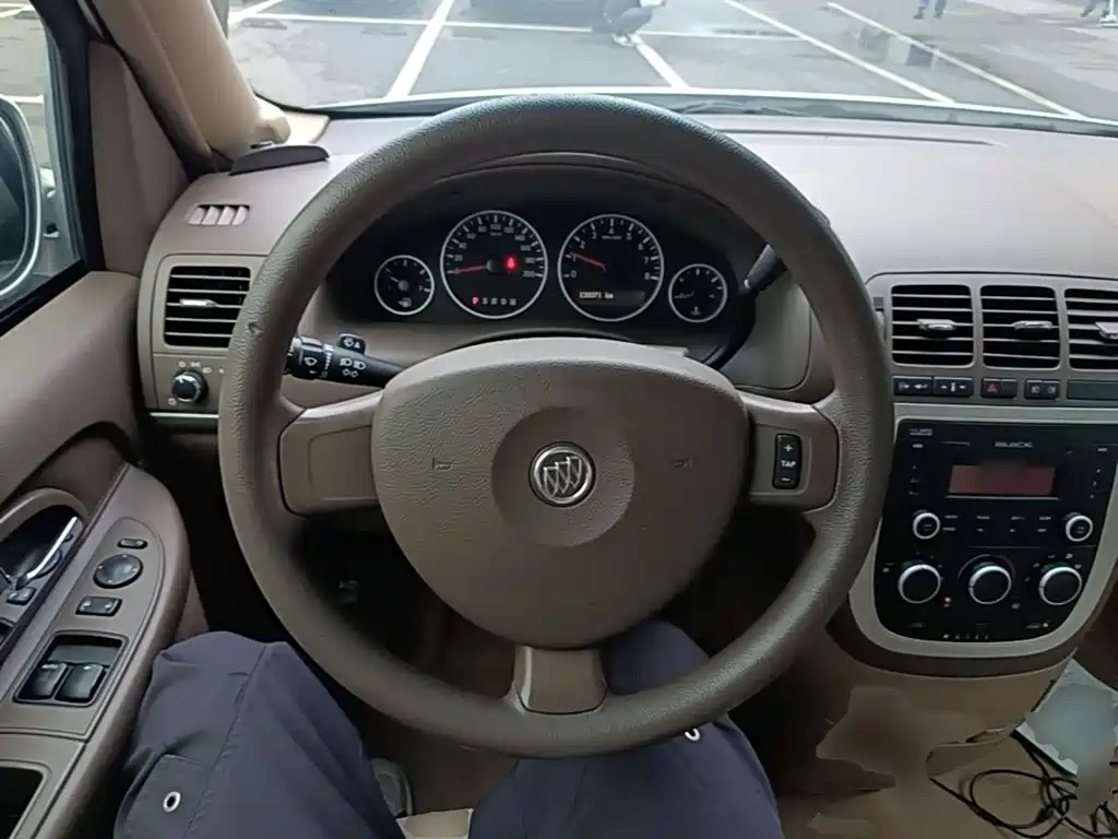 Buick GL8 — миниатюра 11