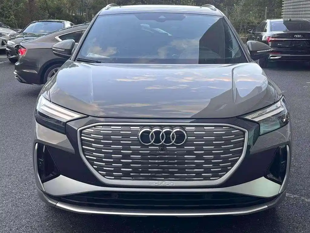 Audi Q4 e-tron — миниатюра 2