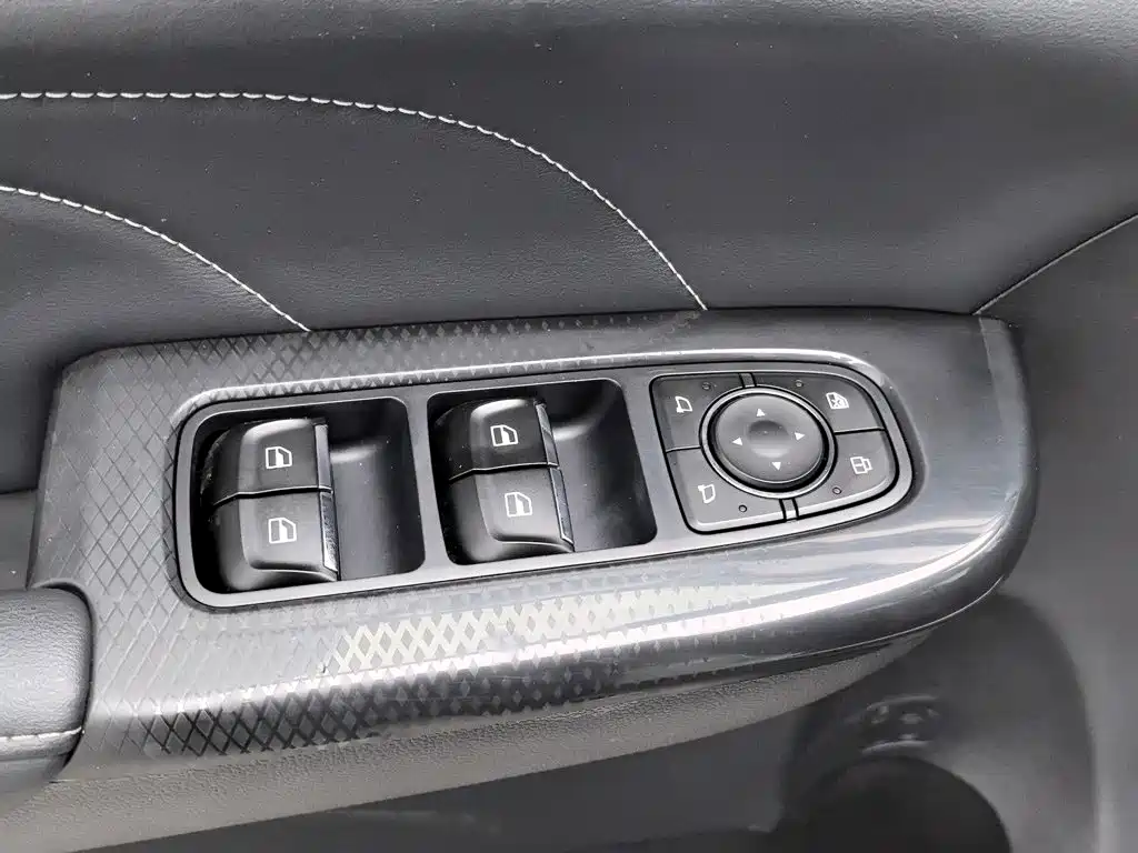 Haval M6 — миниатюра 9
