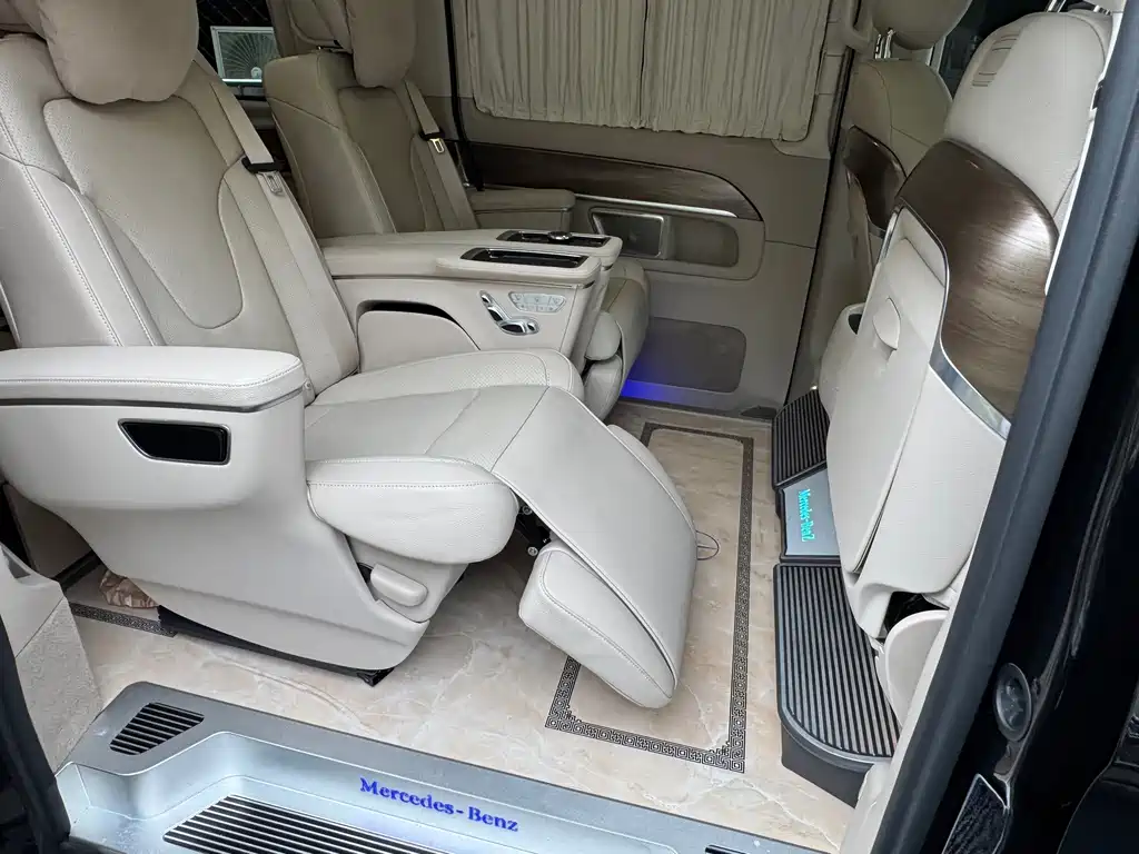 Mercedes-Benz V-Class — миниатюра 23