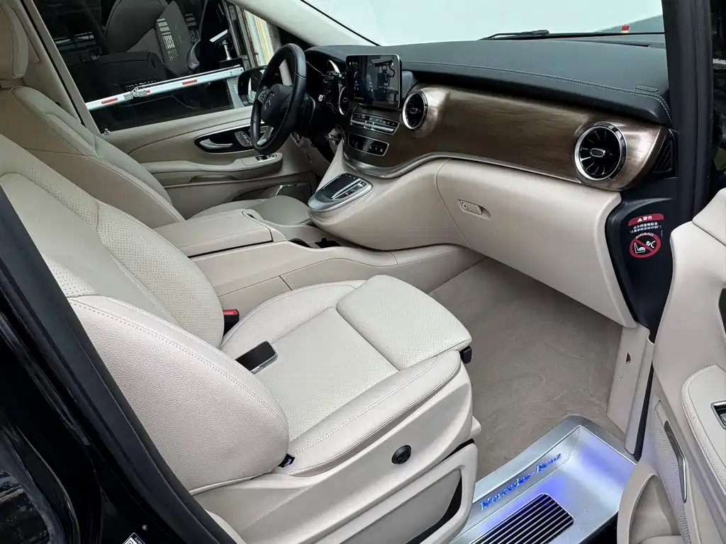 Mercedes-Benz V-Class — миниатюра 28