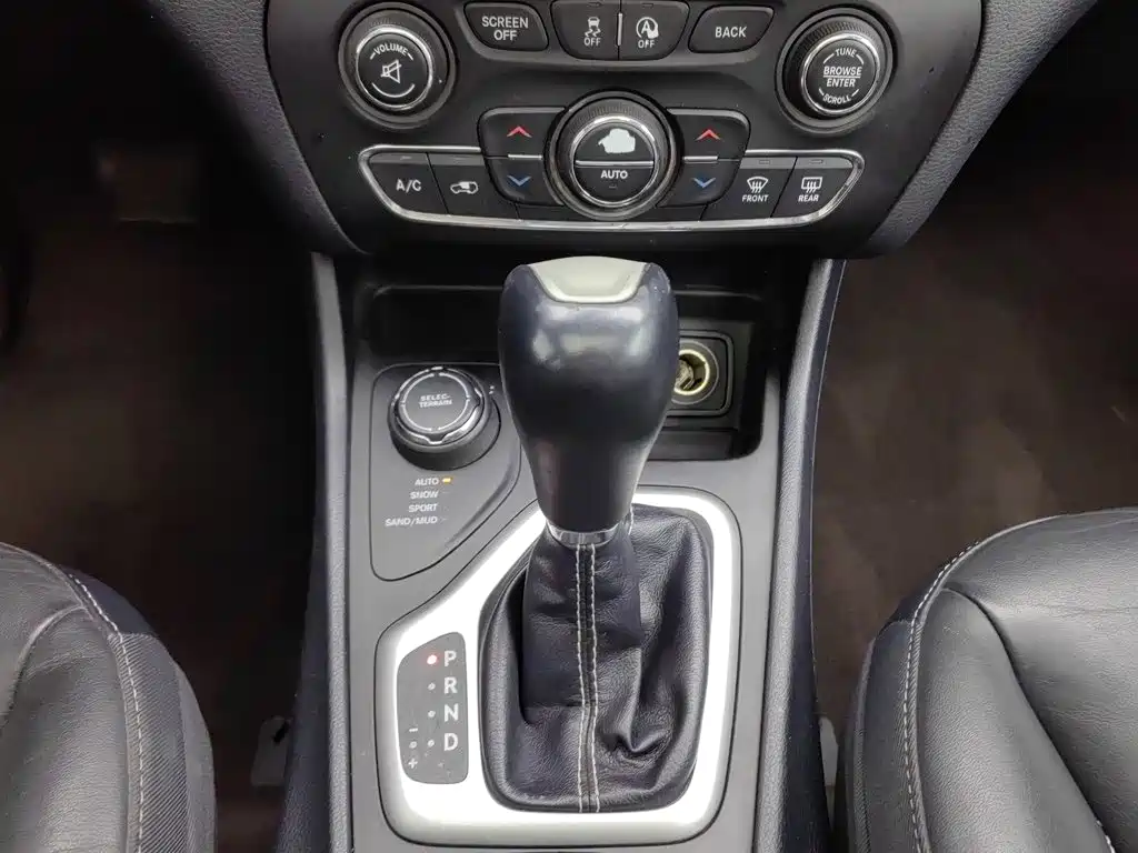 Jeep Cherokee — миниатюра 13
