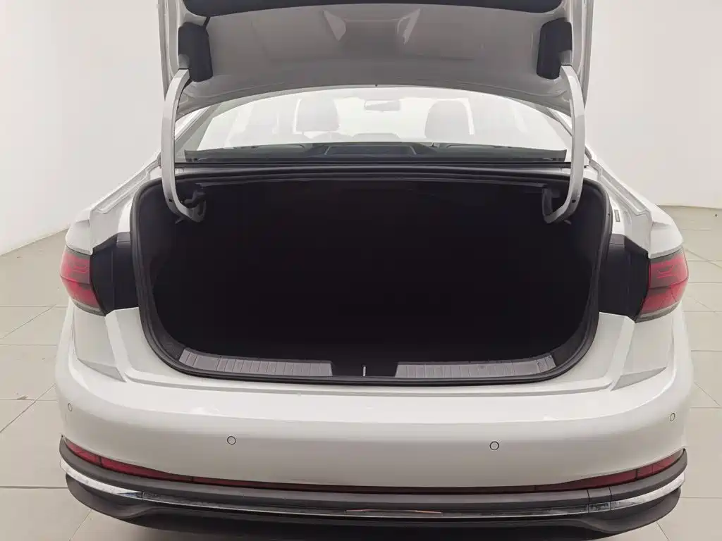 Volkswagen Sagitar — миниатюра 16
