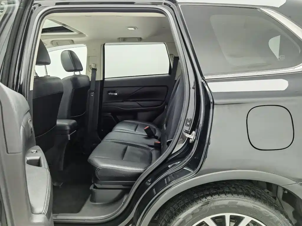 Mitsubishi Outlander (Import) — миниатюра 15