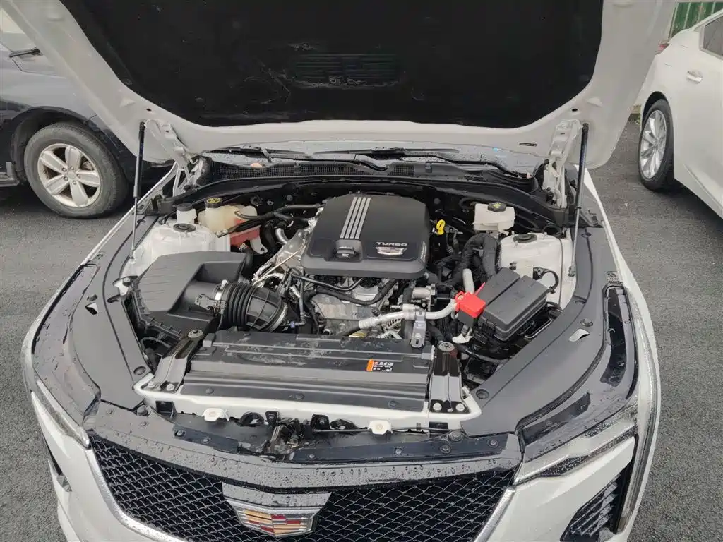 Cadillac CT4 2022 28T