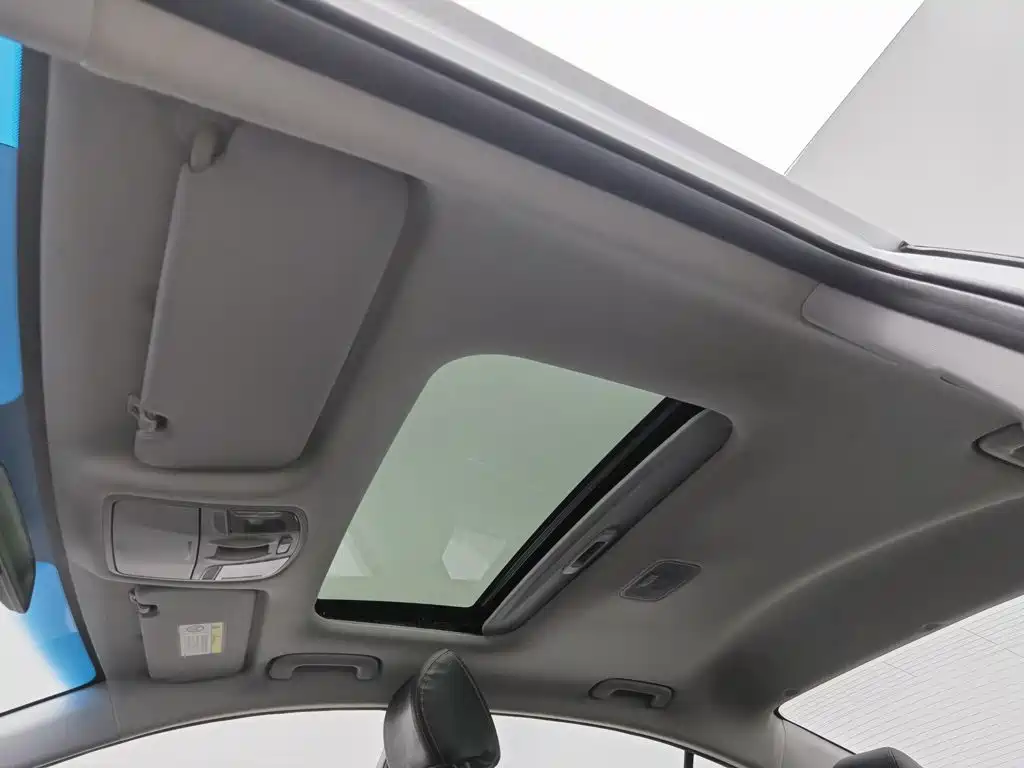Hyundai Elantra — миниатюра 14