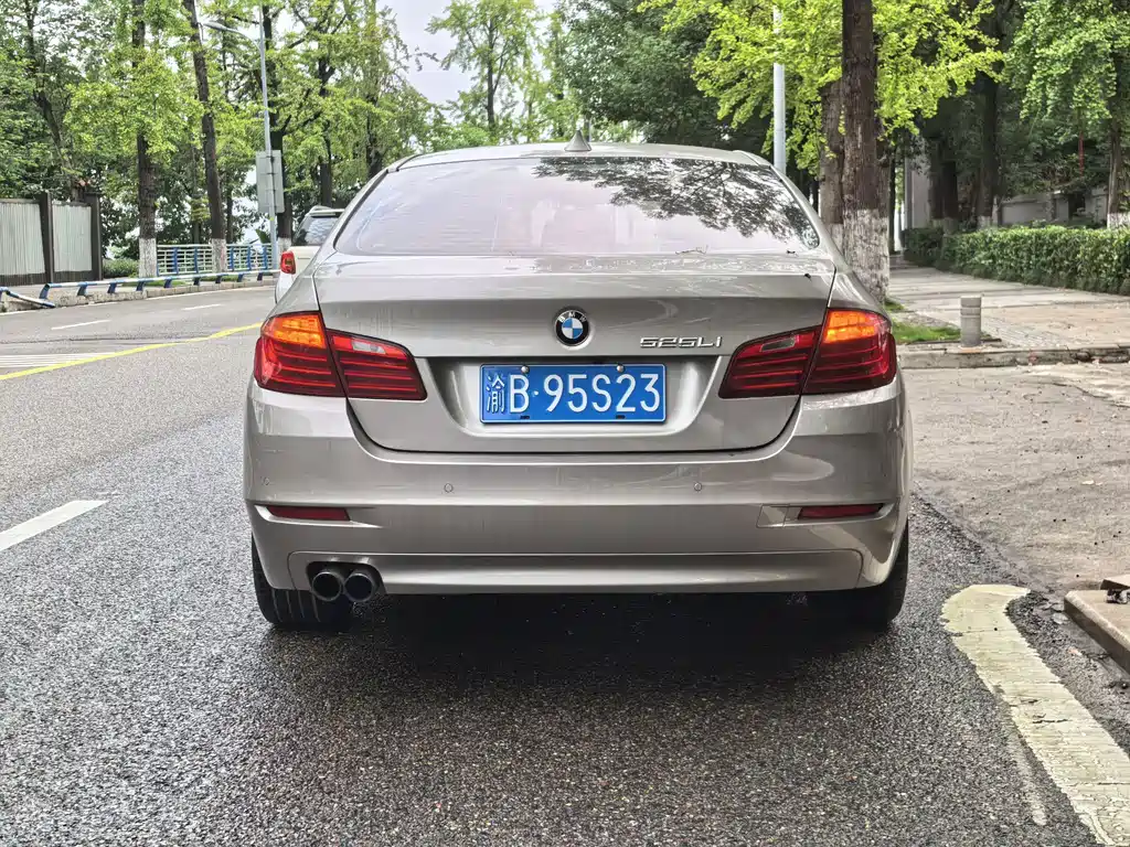 BMW 5 Series — миниатюра 8