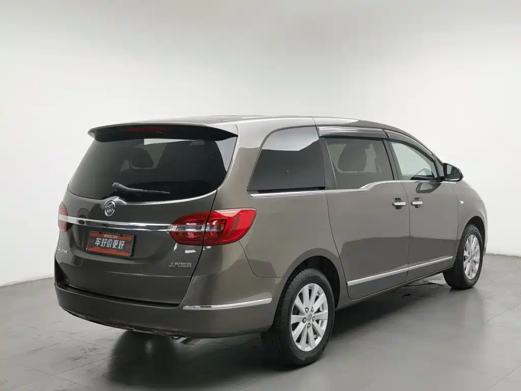 Buick GL8 — миниатюра 2