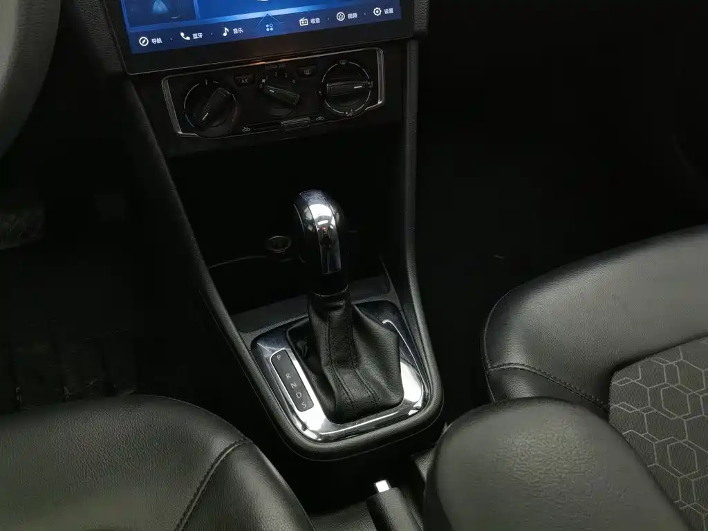 Volkswagen Santana — миниатюра 13