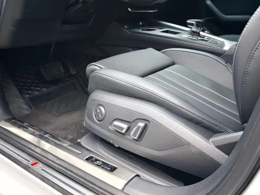 Audi A4L 2025 200 Enjoy 40 TFSI Fashion