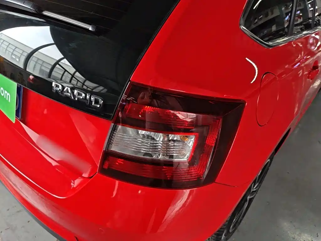 Skoda Rapid Spaceback — миниатюра 8