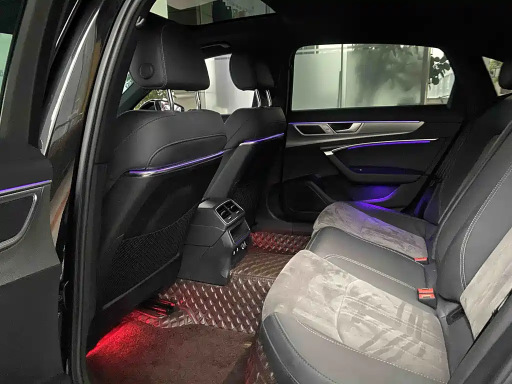 Audi A6L 2023 40 TFSI Luxury