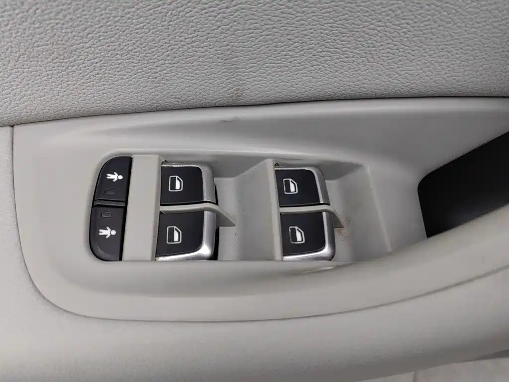 Audi A6L — миниатюра 9