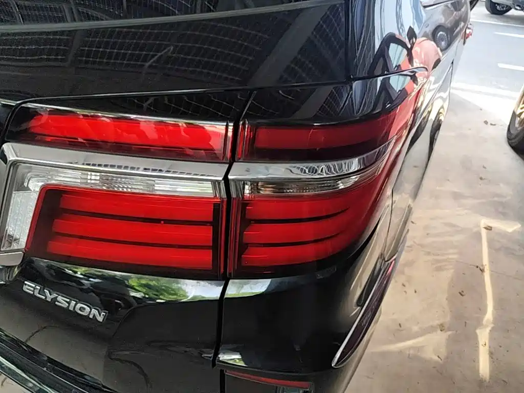 Honda Elysion — миниатюра 8