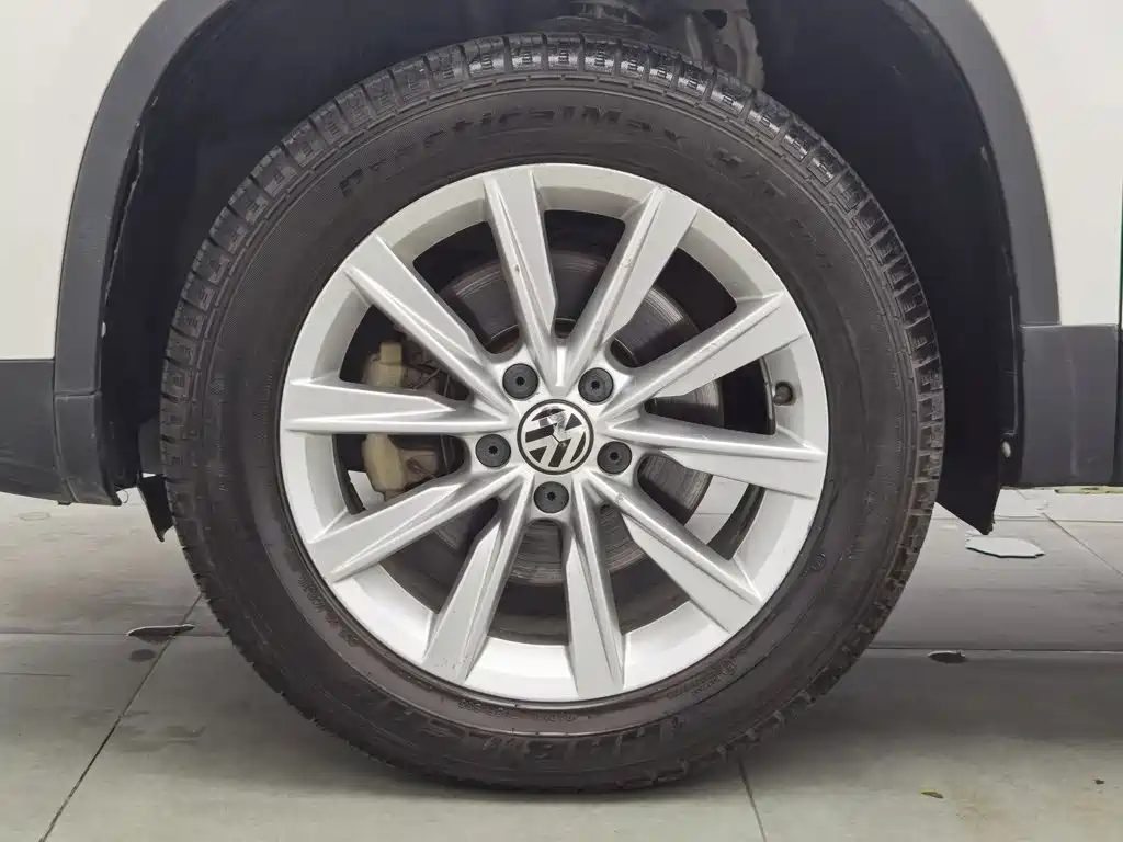 Volkswagen Tiguan — миниатюра 17