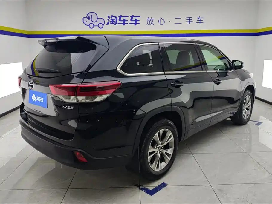 TOYOTA HIGHLANDER