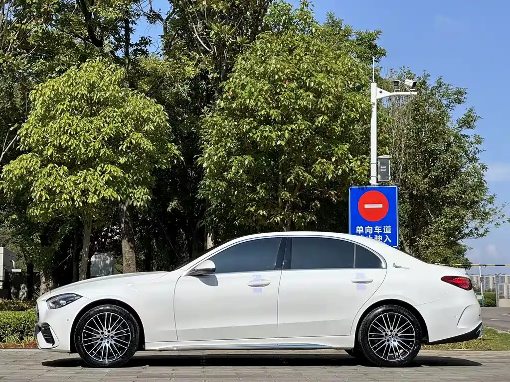 Mercedes-Benz C-Class — миниатюра 10