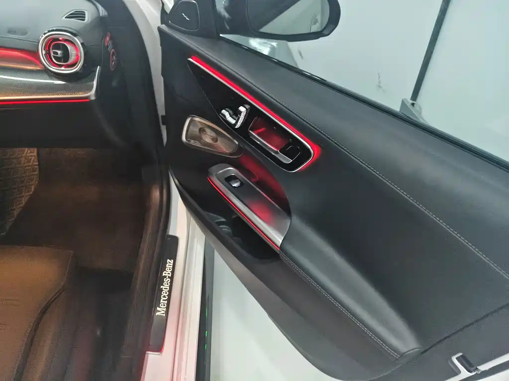 Mercedes-Benz C-Class — миниатюра 25