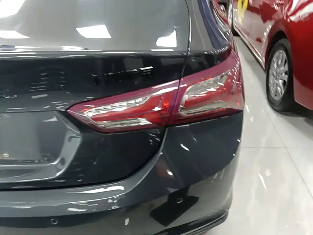 Chevrolet Malibu XL — миниатюра 8