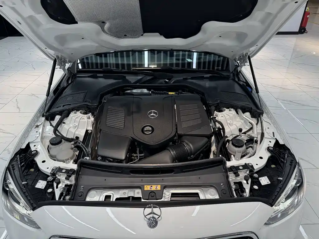 Mercedes-Benz C-Class — миниатюра 14