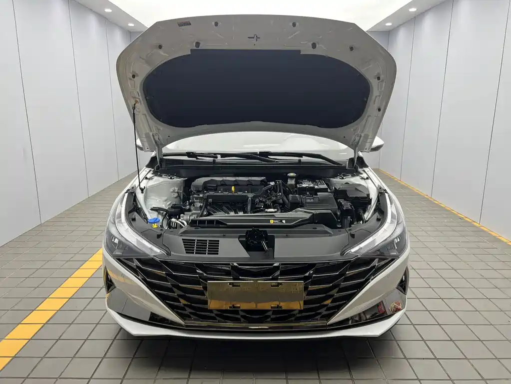 Hyundai Elantra — миниатюра 17