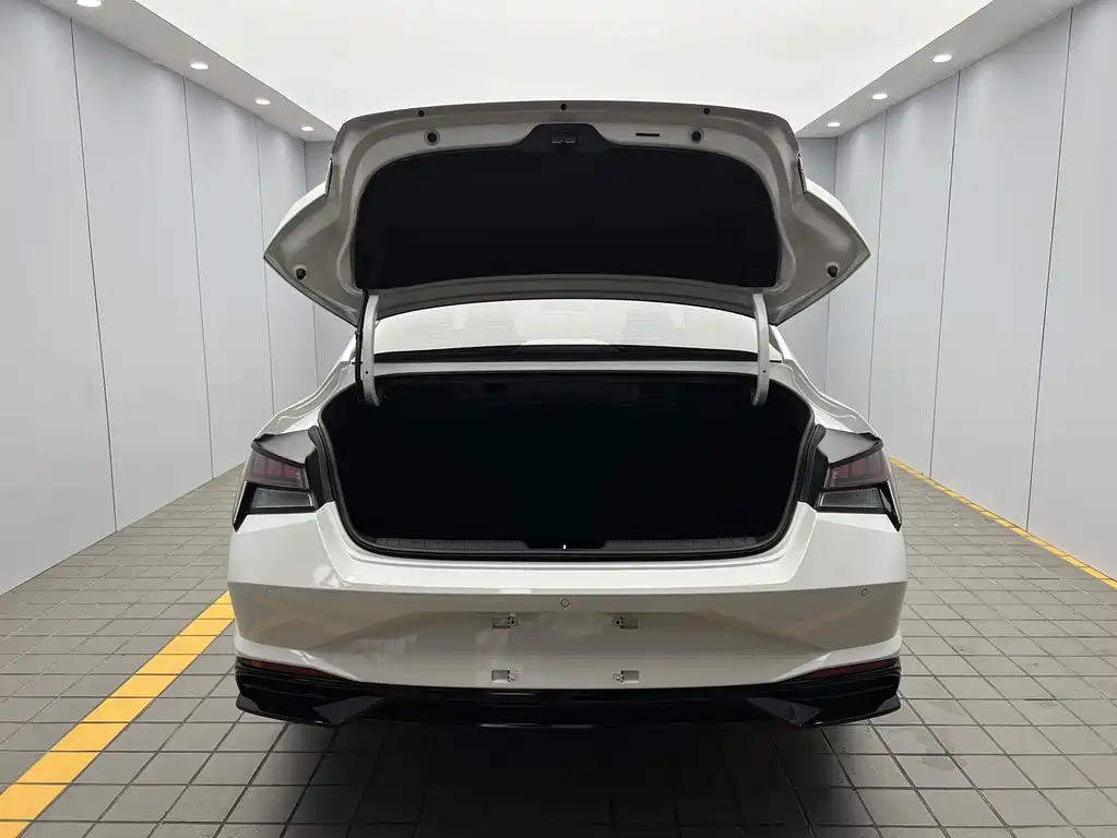 Hyundai Elantra — миниатюра 19