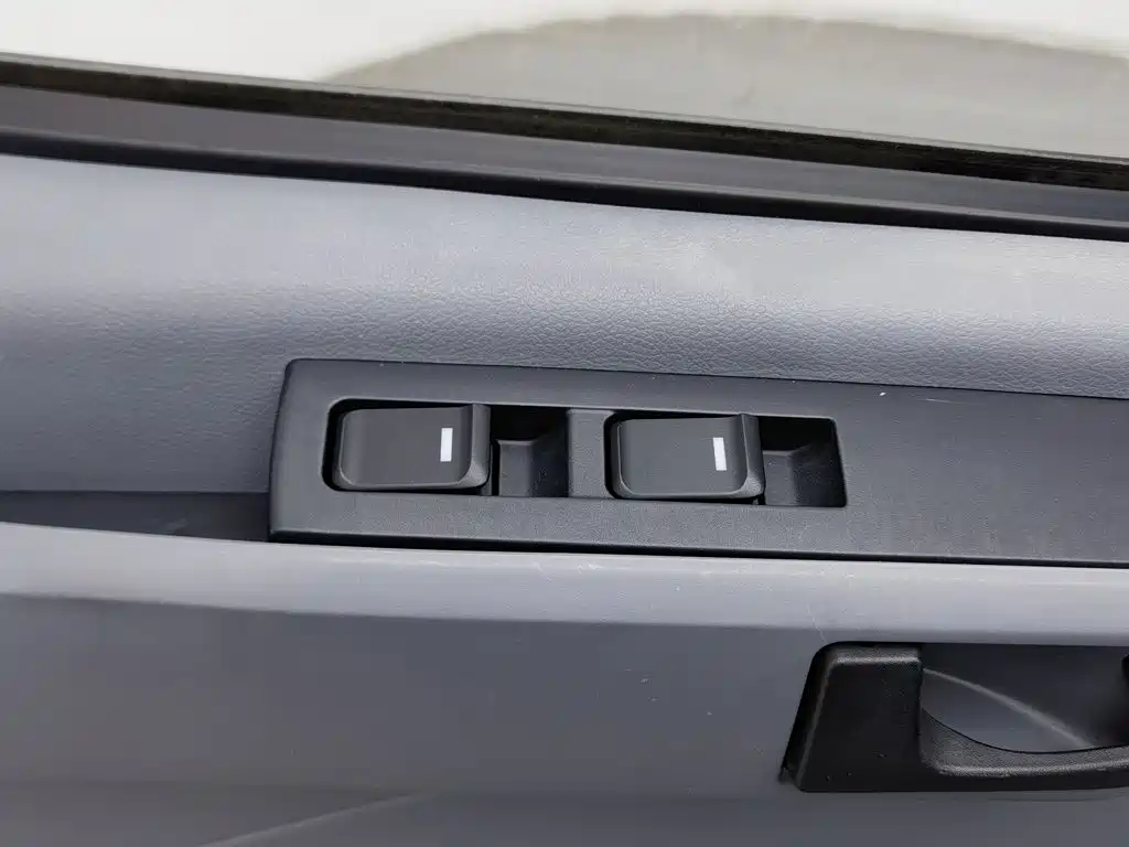 MAXUS V80 — миниатюра 9