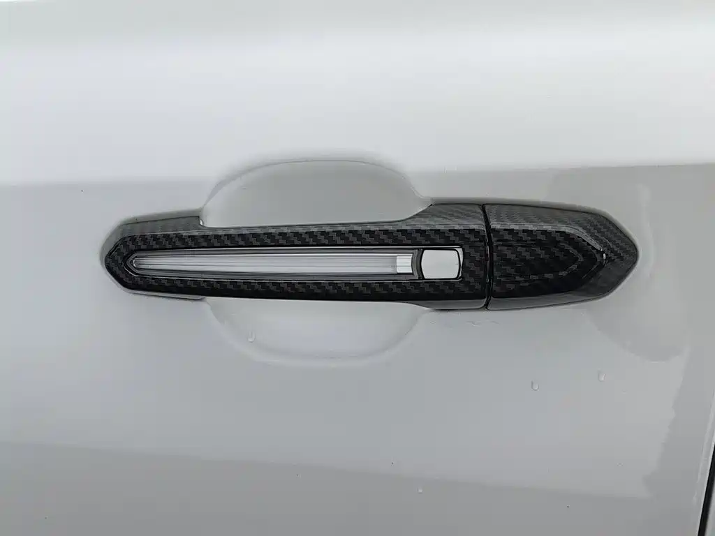 Cadillac XT4 — миниатюра 18