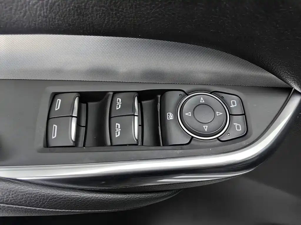 Cadillac XT4 — миниатюра 9