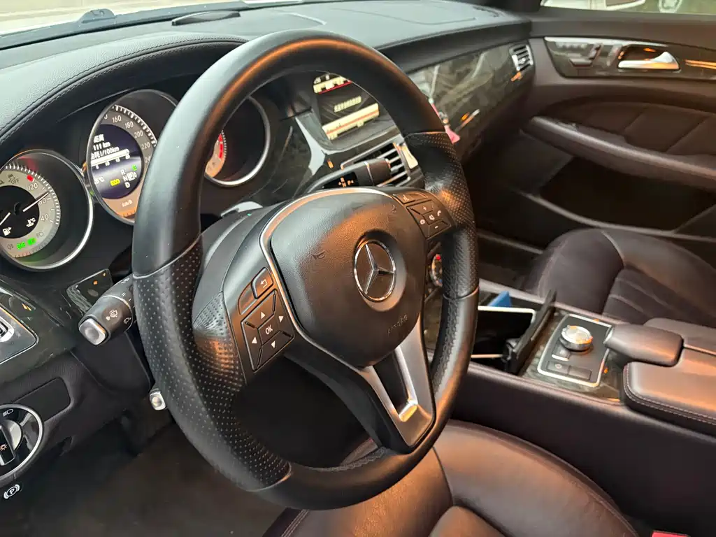 Mercedes-Benz CLS — миниатюра 10