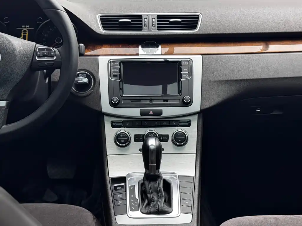 Volkswagen Magotan (Import) — миниатюра 10