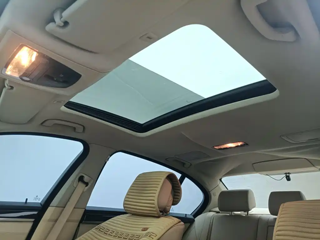 BMW 5 Series — миниатюра 13