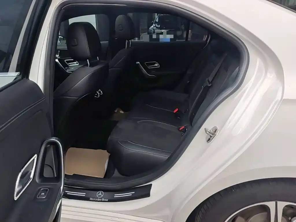 Mercedes-Benz A-Class 2022 — фото 12