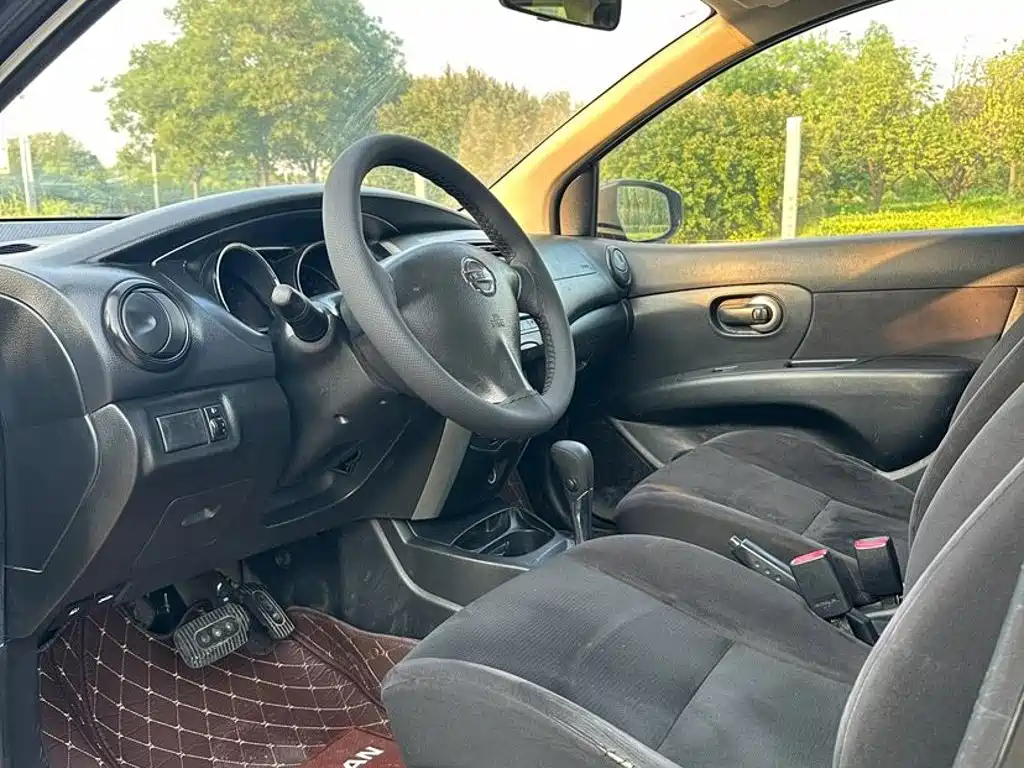 Nissan Livina — миниатюра 8
