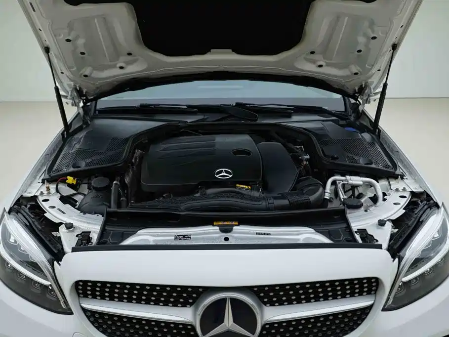 Mercedes-Benz C-Class — миниатюра 6