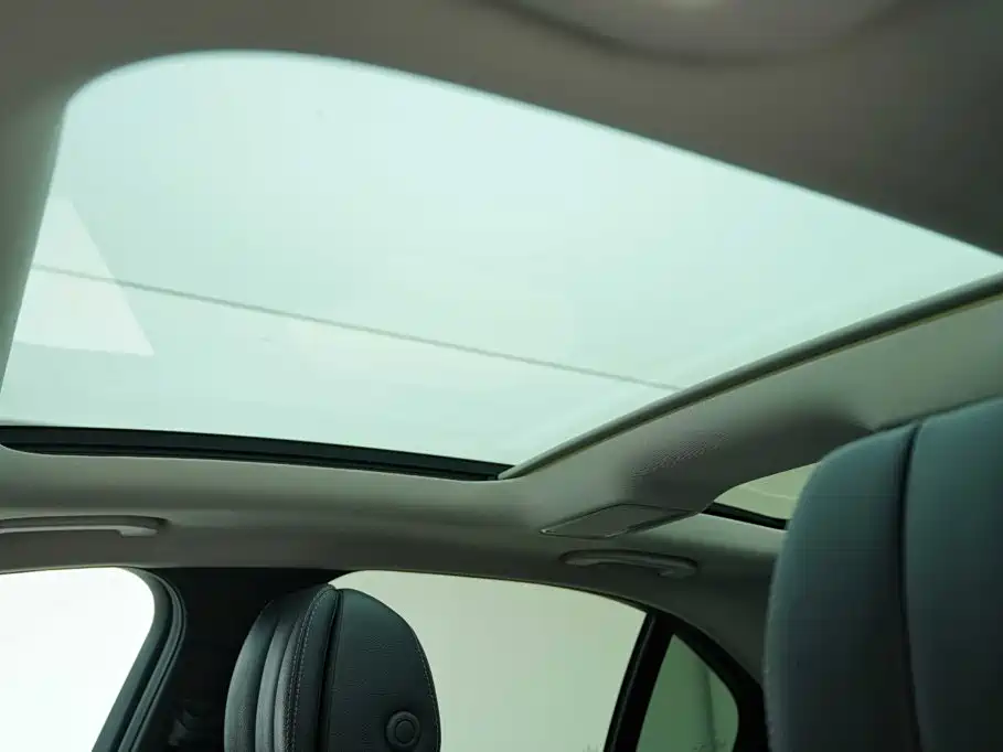 Mercedes-Benz C-Class — миниатюра 10
