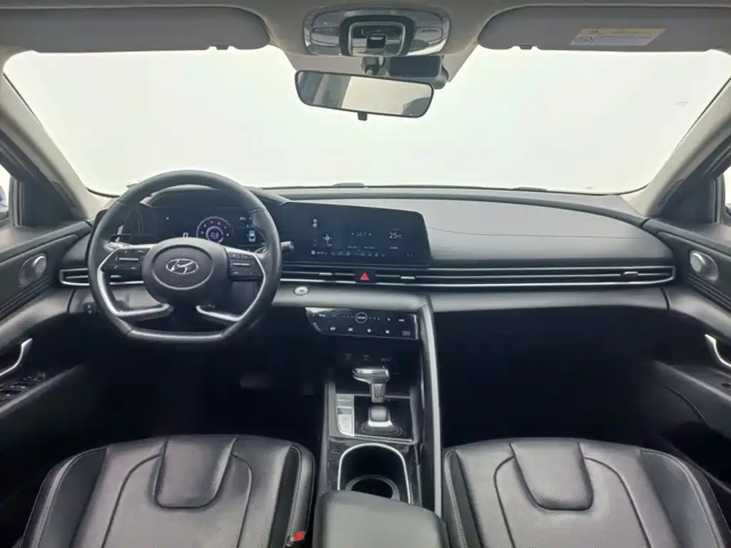 Hyundai Elantra — миниатюра 5