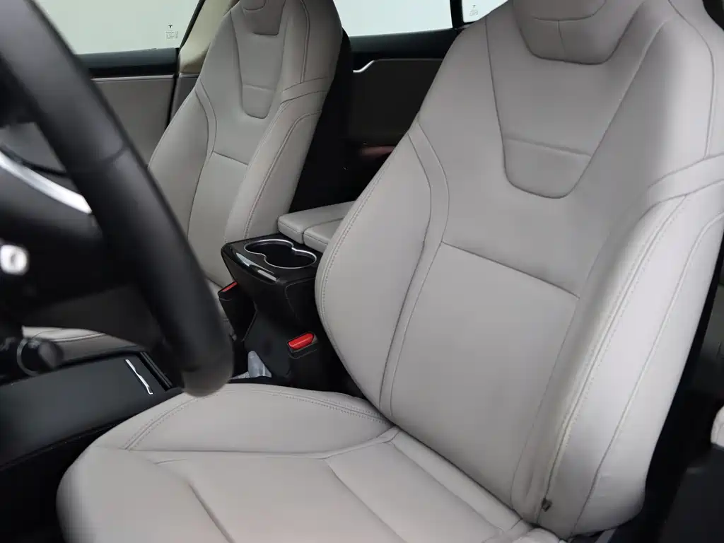 Tesla Model S — миниатюра 7